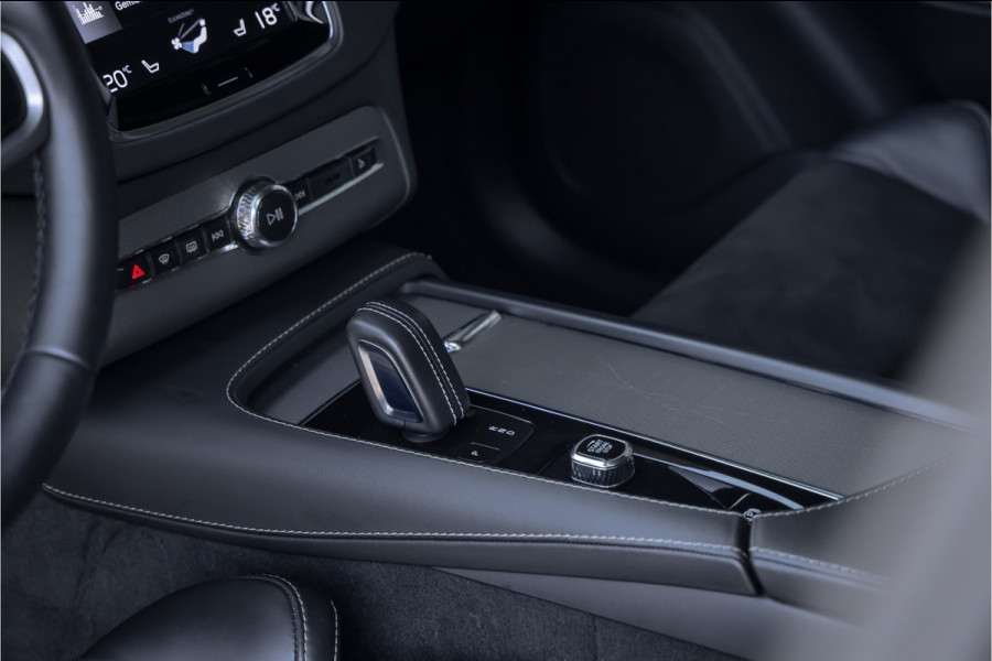 Volvo XC90 T8 Recharge AWD R-Design 22'' - Pano - 7p