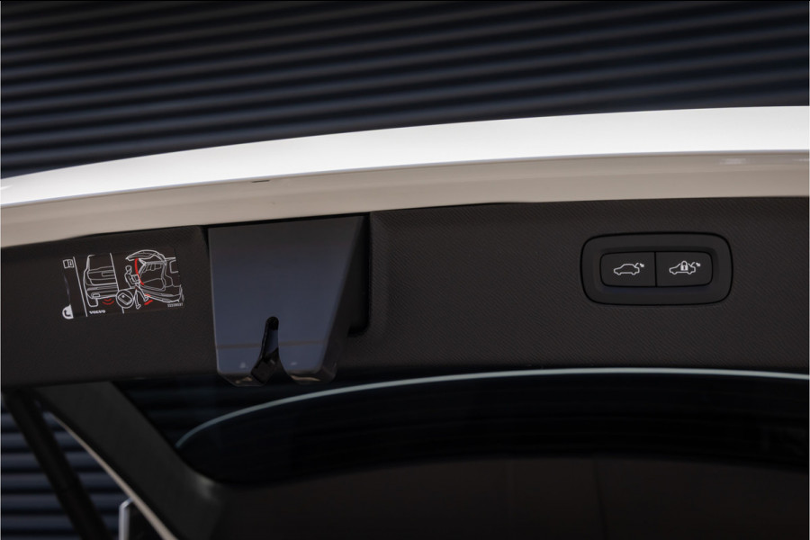 Volvo XC90 T8 Recharge AWD R-Design 22'' - Pano - 7p