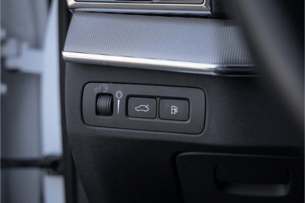 Volvo XC90 T8 Recharge AWD R-Design 22'' - Pano - 7p