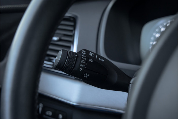 Volvo XC90 T8 Recharge AWD R-Design 22'' - Pano - 7p