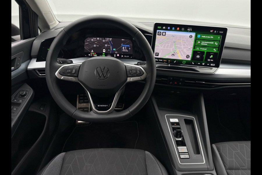 Volkswagen Golf 1.5 eHybrid 204PK PLUG IN. LIFE NAVI/CARPLAY/CAMERA/TREKHAAK
