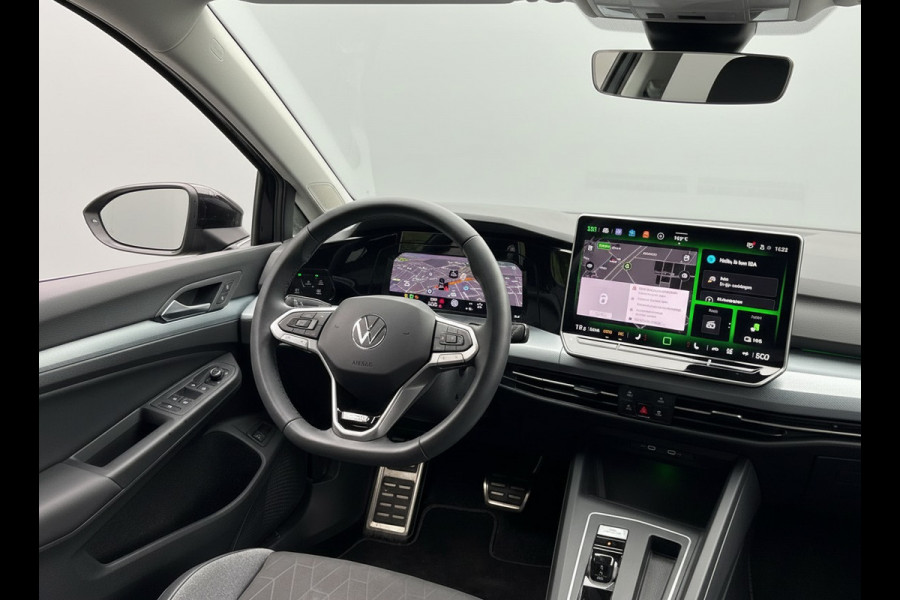 Volkswagen Golf 1.5 eHybrid 204PK PLUG IN. LIFE NAVI/CARPLAY/CAMERA/TREKHAAK