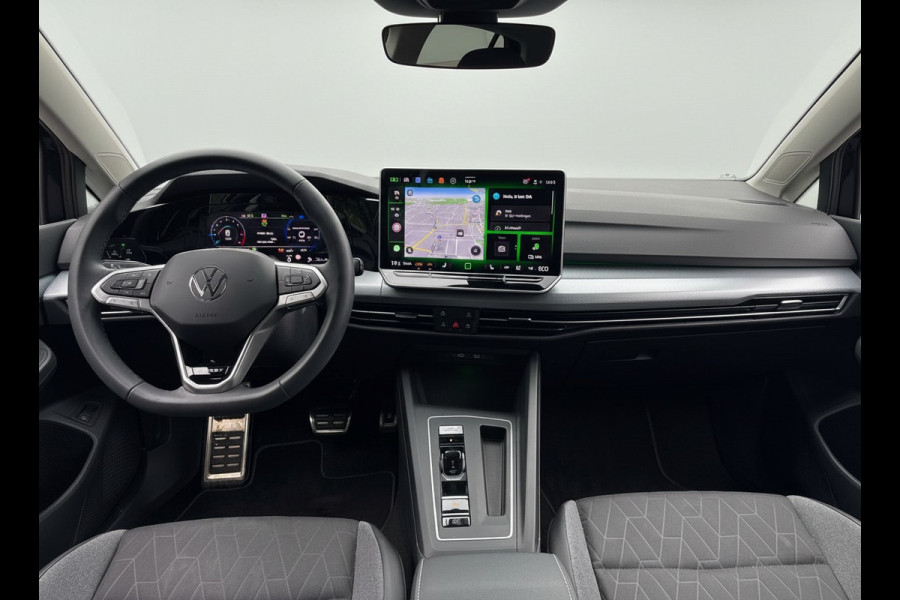 Volkswagen Golf 1.5 eHybrid 204PK PLUG IN. LIFE NAVI/CARPLAY/CAMERA/TREKHAAK
