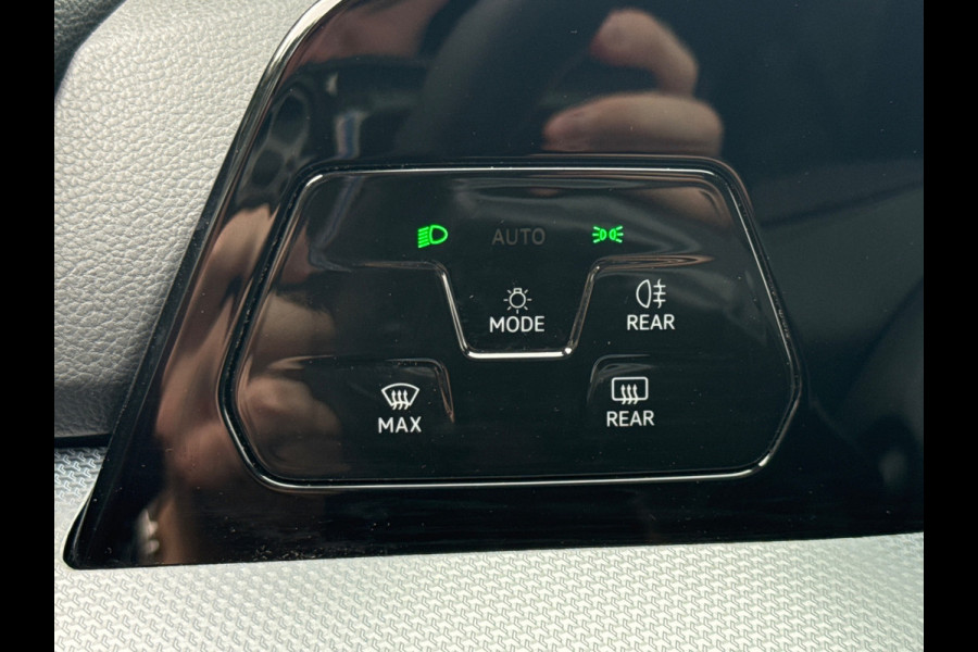 Volkswagen Golf 1.5 eHybrid 204PK PLUG IN. LIFE NAVI/CARPLAY/CAMERA/TREKHAAK