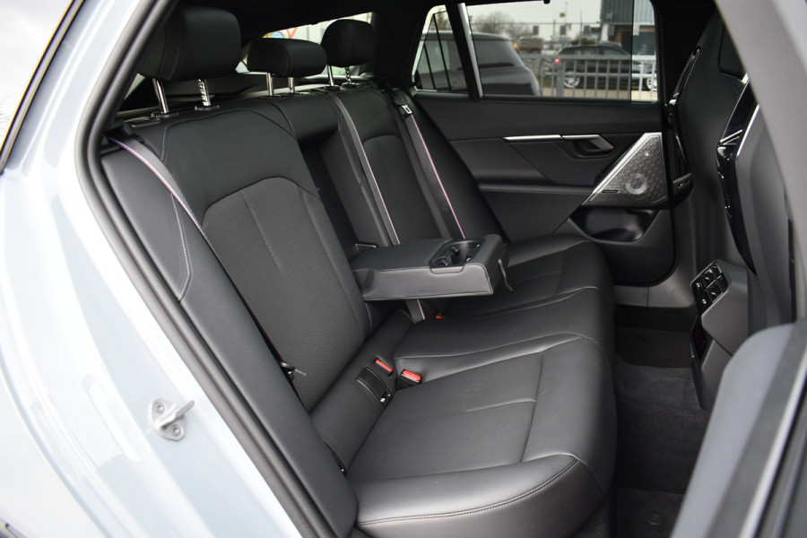 BMW M5 Touring Kreidegrau Ind. | Ultimate Pack | Keramisch | Pano | Trekh | B&W | DA+