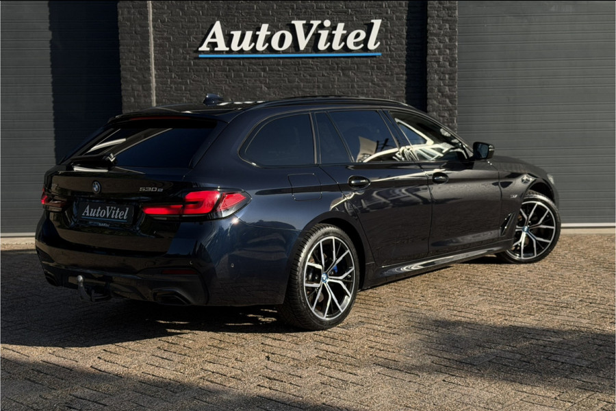 BMW 5 Serie Touring 530e xDrive M-Sport | Panodak | Trekhaak | Comfort Leder | Comfort Access | Memory