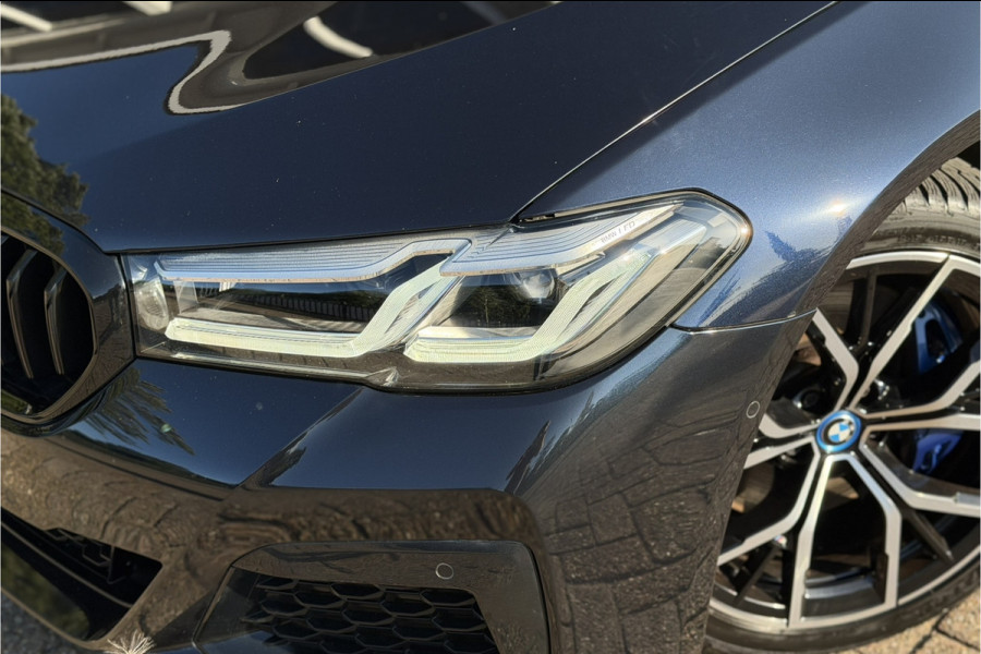 BMW 5 Serie Touring 530e xDrive M-Sport | Panodak | Trekhaak | Comfort Leder | Comfort Access | Memory