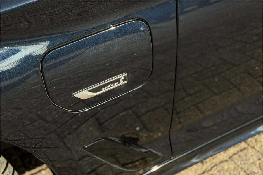 BMW 5 Serie Touring 530e xDrive M-Sport | Panodak | Trekhaak | Comfort Leder | Comfort Access | Memory
