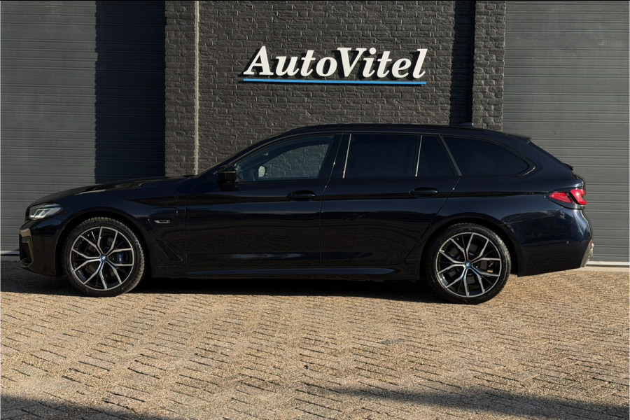 BMW 5 Serie Touring 530e xDrive M-Sport | Panodak | Trekhaak | Comfort Leder | Comfort Access | Memory
