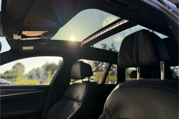 BMW 5 Serie Touring 530e xDrive M-Sport | Panodak | Trekhaak | Comfort Leder | Comfort Access | Memory