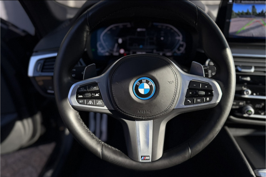 BMW 5 Serie Touring 530e xDrive M-Sport | Panodak | Trekhaak | Comfort Leder | Comfort Access | Memory