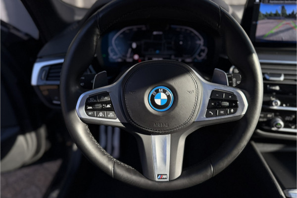 BMW 5 Serie Touring 530e xDrive M-Sport | Panodak | Trekhaak | Comfort Leder | Comfort Access | Memory