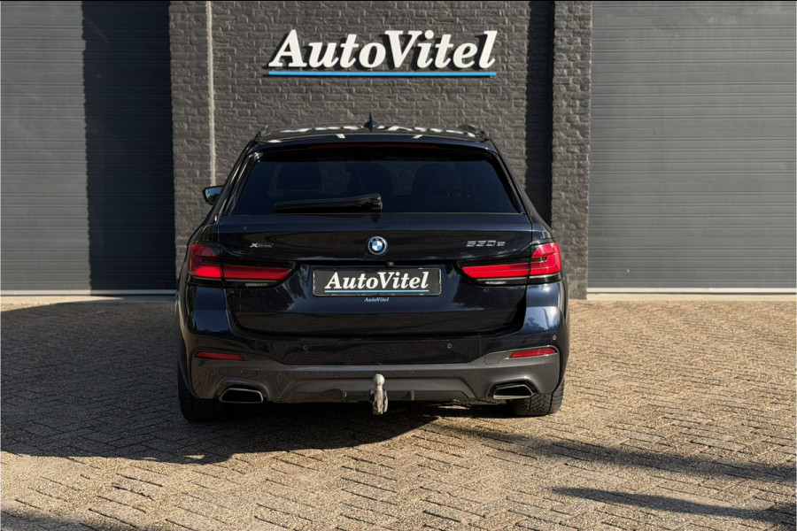 BMW 5 Serie Touring 530e xDrive M-Sport | Panodak | Trekhaak | Comfort Leder | Comfort Access | Memory