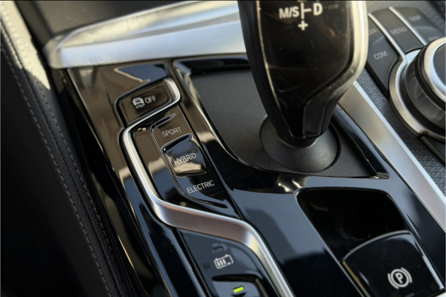 BMW 5 Serie Touring 530e xDrive M-Sport | Panodak | Trekhaak | Comfort Leder | Comfort Access | Memory