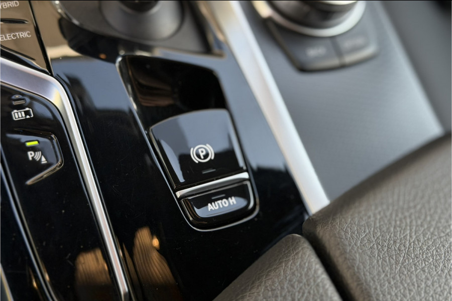 BMW 5 Serie Touring 530e xDrive M-Sport | Panodak | Trekhaak | Comfort Leder | Comfort Access | Memory