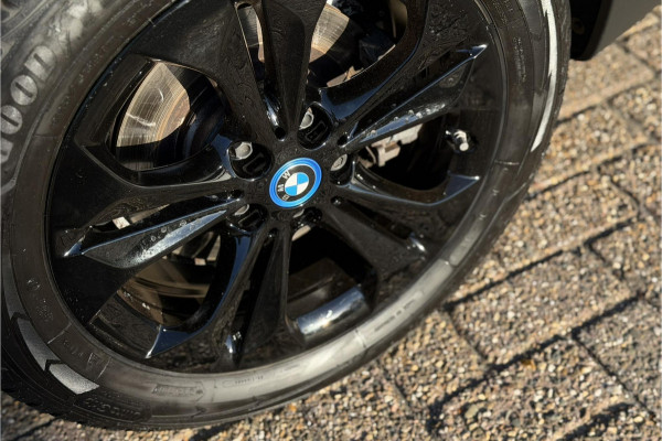 BMW X1 xDrive25e | Leder | Camera | Head-Up | Groot Navi | LED | Elektrische Klep