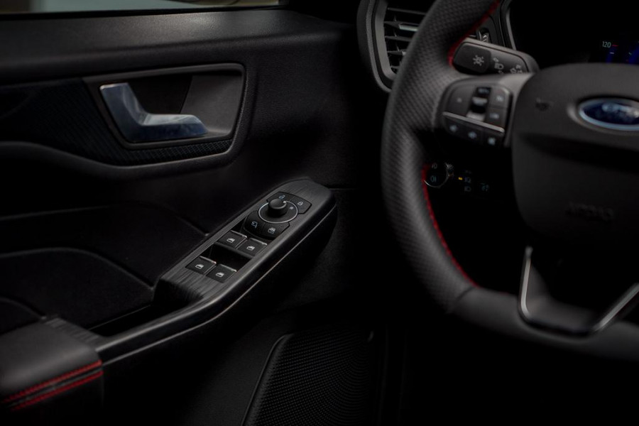 Ford Kuga 2.5 PHEV ST-Line / Elek Klep / Winter Pack / All Season / Trekhaakvoorbereiding / Privacy Glas / Incl BTW