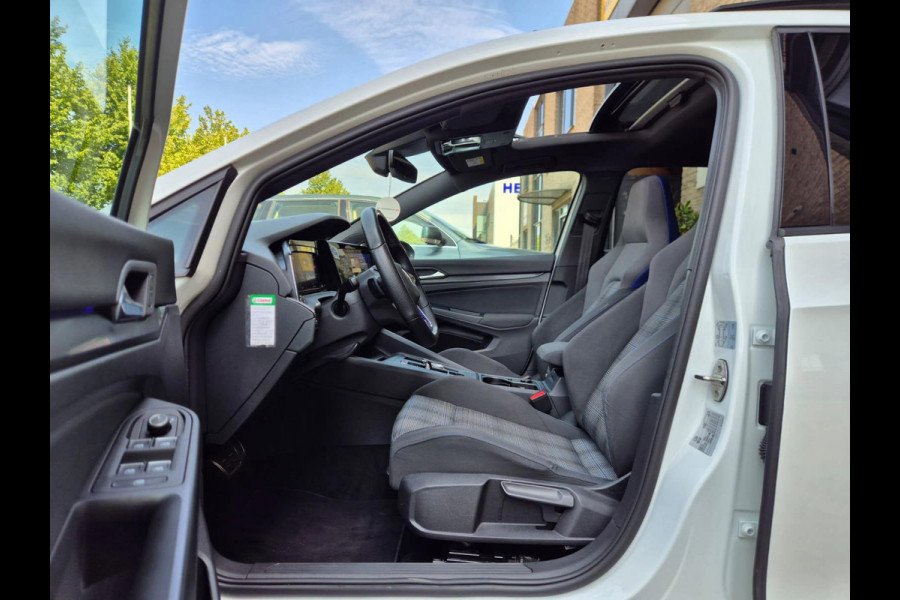 Volkswagen Golf 1.4 eHybrid GTE Pano! Hud! IQ! Standkachel! StoelW! StuurW! Camera!