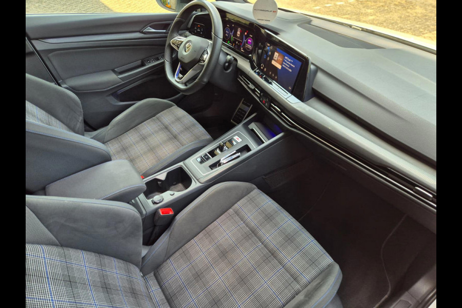 Volkswagen Golf 1.4 eHybrid GTE Pano! Hud! IQ! Standkachel! StoelW! StuurW! Camera!