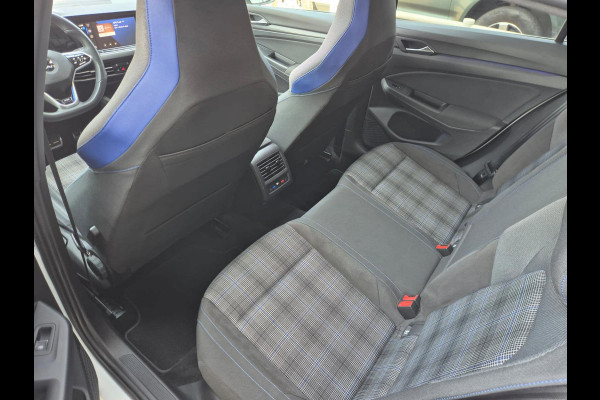 Volkswagen Golf 1.4 eHybrid GTE Pano! Hud! IQ! Standkachel! StoelW! StuurW! Camera!