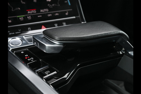 Audi e-tron e-tron 50 quattro Launch edition plus 71 kWh | Panoramadak | Luchtvering | Adaptive Cruise | Memory Seats | Stoelverwarming | PDC V+A |