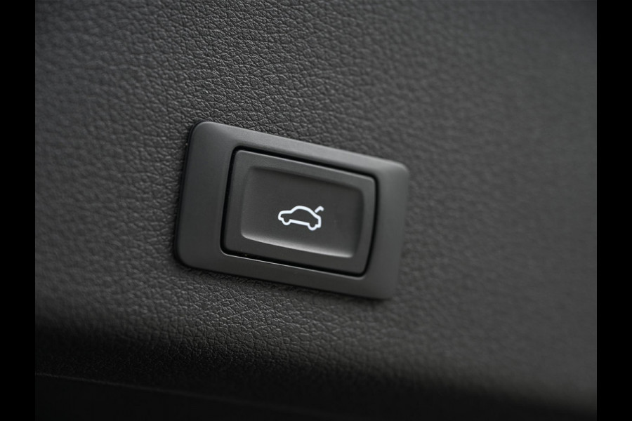 Audi e-tron e-tron 50 quattro Launch edition plus 71 kWh | Panoramadak | Luchtvering | Adaptive Cruise | Memory Seats | Stoelverwarming | PDC V+A |