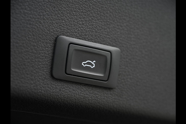 Audi e-tron e-tron 50 quattro Launch edition plus 71 kWh | Panoramadak | Luchtvering | Adaptive Cruise | Memory Seats | Stoelverwarming | PDC V+A |