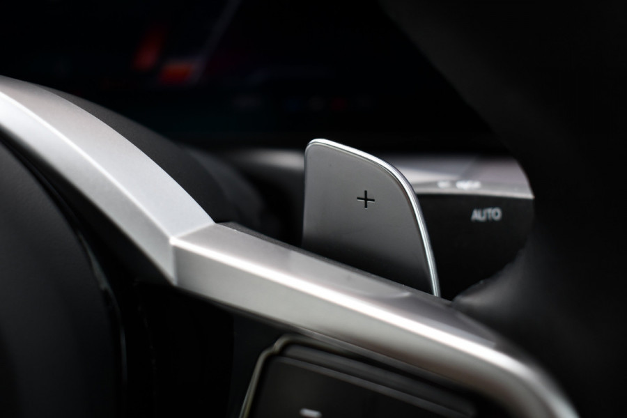 BMW 3-serie 320i M-Sport LCI-2 Pano ACC 360 HUD 19inch El-klep