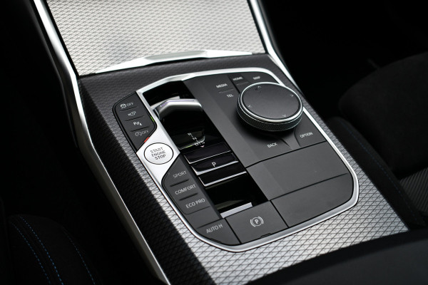 BMW 3-serie 320i M-Sport LCI-2 Pano ACC 360 HUD 19inch El-klep