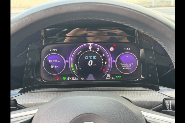 Volkswagen Golf 1.4 eHybrid GTE | Dealer onderhouden | Pano | ACC | Apple CarPlay / Android Auto