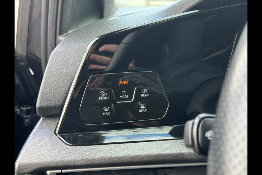 Volkswagen Golf 1.4 eHybrid GTE | Dealer onderhouden | Pano | ACC | Apple CarPlay / Android Auto