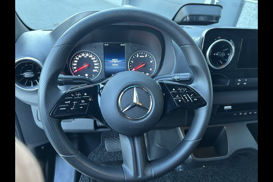 Mercedes-Benz Sprinter 317 CDI L2 H2 Pro LED / MBUX / Navigatie / Camera / Parkeersensoren / Cruise control / Airco / 270 Graden achterdeuren