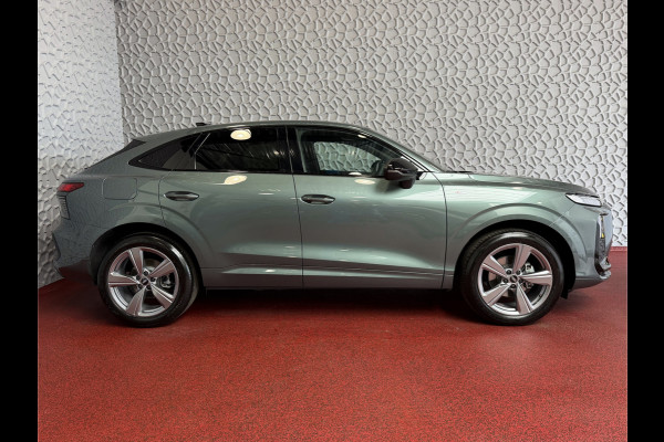 Audi Q3 Sportback 35 TFSI S-EDITION HYBRID ZONDER STEKKER PANO SCHUIFDAK TREKHAAK ELEK.KLEP