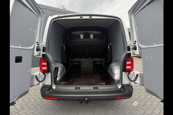 Volkswagen Transporter 2.0 TDI 150 PK / L2H1 / DUBBELE CABINE / TREKHAAK / 1e EIG. / AIRCO / CRUISE / ISOFIX / NAVI