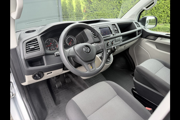 Volkswagen Transporter 2.0 TDI 150 PK / L2H1 / DUBBELE CABINE / TREKHAAK / 1e EIG. / AIRCO / CRUISE / ISOFIX / NAVI