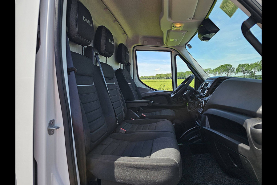 Iveco Daily 35S18HV 3.0 L4H2 3.0 Automaat 3zits Airco HI-Connect LED Adaptive Cruise Control
