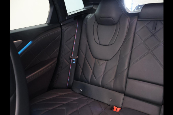 BMW XM PHEV 50e 30 kWh 476 PK *BTW* + 23 INCH | TREKHAAK | DRIVING ASSIST PRO | MASSAGE | HEAD UP