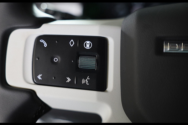 Land Rover Defender 110 2.0 P300e 110 X-Sport SE / Head Up / Koelbox / Memory / Meridian / 360 Camera / Open Pano / 23 Inch
