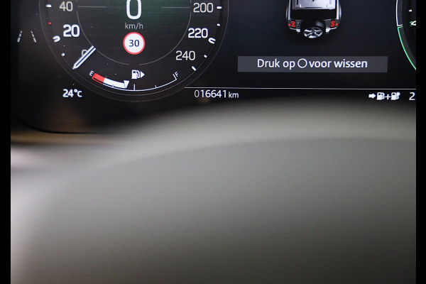Land Rover Defender 110 2.0 P300e 110 X-Sport SE / Head Up / Koelbox / Memory / Meridian / 360 Camera / Open Pano / 23 Inch