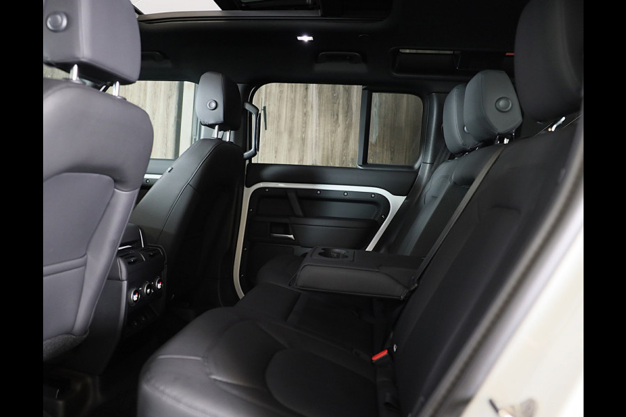Land Rover Defender 110 2.0 P300e 110 X-Sport SE / Head Up / Koelbox / Memory / Meridian / 360 Camera / Open Pano / 23 Inch