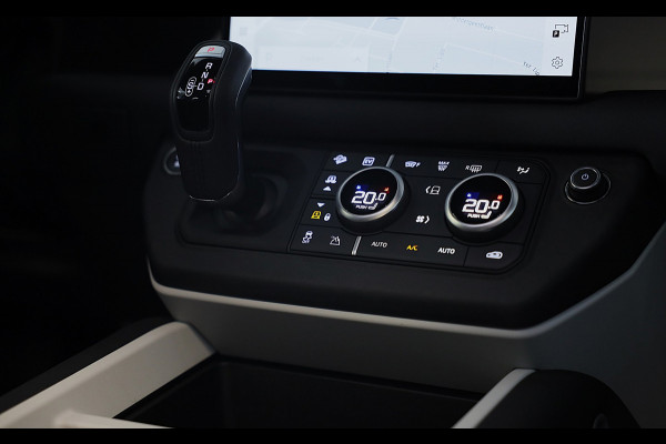 Land Rover Defender 110 2.0 P300e 110 X-Sport SE / Head Up / Koelbox / Memory / Meridian / 360 Camera / Open Pano / 23 Inch