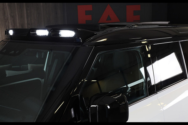 Land Rover Defender 110 2.0 P300e 110 X-Sport SE / Head Up / Koelbox / Memory / Meridian / 360 Camera / Open Pano / 23 Inch