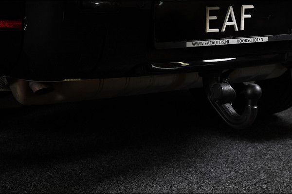 Land Rover Defender 110 2.0 P300e 110 X-Sport SE / Head Up / Koelbox / Memory / Meridian / 360 Camera / Open Pano / 23 Inch