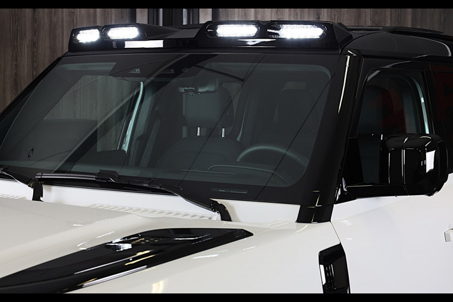 Land Rover Defender 110 2.0 P300e 110 X-Sport SE / Head Up / Koelbox / Memory / Meridian / 360 Camera / Open Pano / 23 Inch