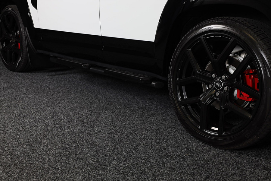 Land Rover Defender 110 2.0 P300e 110 X-Sport SE / Head Up / Koelbox / Memory / Meridian / 360 Camera / Open Pano / 23 Inch