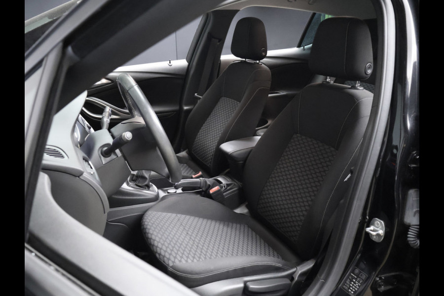 Opel Astra 1.2 Edition Sport (APPLE CARPLAY,NAVI,PDC,CRUISE,GETINT,SPORTSTOELEN,LM VELGEN,NETTE STAAT)