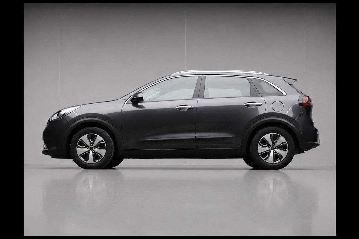 Kia Niro 1.6 GDi Hybrid DynamicLine Sport (APPLE CARPLAY,NAVI,CLIMATE,CRUISE,LANE ASSIST,SPORTSTOELEN,LM VELGEN,NETTE STAAT)