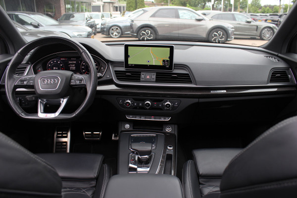 Audi Q5 2.0 TFSI quattro Sport S Line Black Edition / Panoramadak / Camera / RS Seats / Keyless / 21'' / Blackpack / Navigatie / Carbon intr. / Virtual Cockpit / Stoelverwarming / Cruise Control