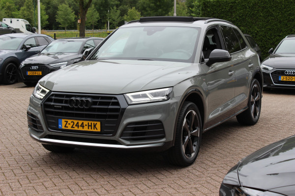 Audi Q5 2.0 TFSI quattro Sport S Line Black Edition / Panoramadak / Camera / RS Seats / Keyless / 21'' / Blackpack / Navigatie / Carbon intr. / Virtual Cockpit / Stoelverwarming / Cruise Control