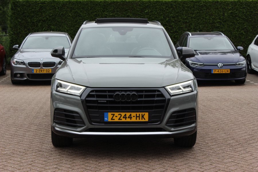 Audi Q5 2.0 TFSI quattro Sport S Line Black Edition / Panoramadak / Camera / RS Seats / Keyless / 21'' / Blackpack / Navigatie / Carbon intr. / Virtual Cockpit / Stoelverwarming / Cruise Control